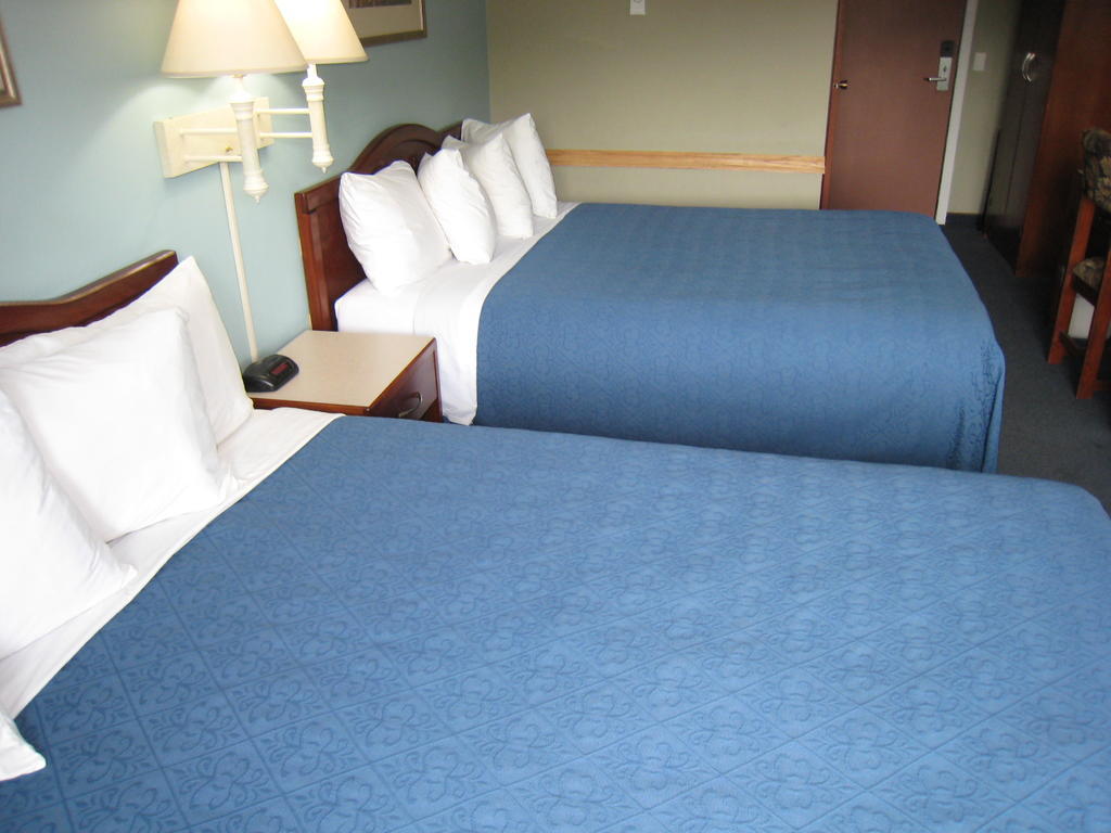 Canadas Best Value Inn & Suites-Castlegar Room photo