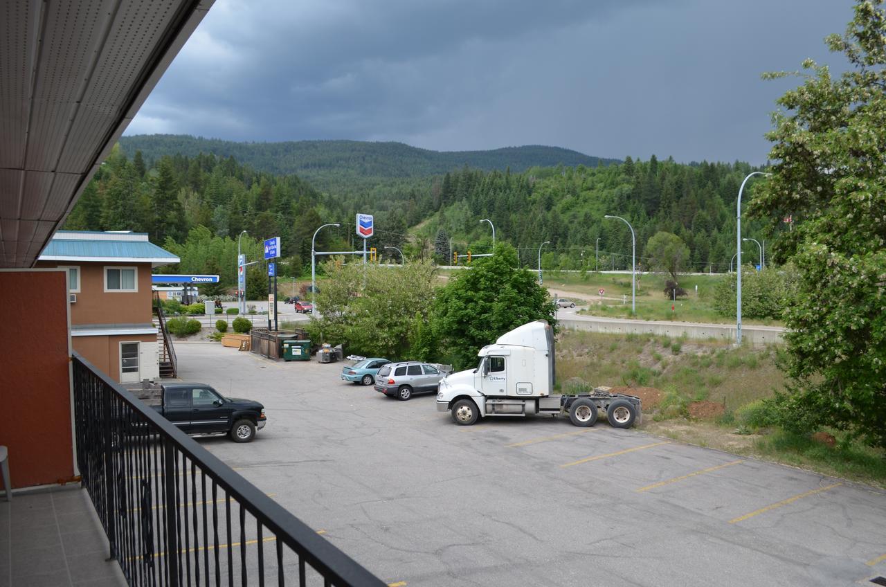 Canadas Best Value Inn & Suites-Castlegar Exterior photo